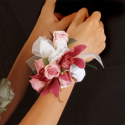 The FTD&reg; Vintage Bloom Wristlet
