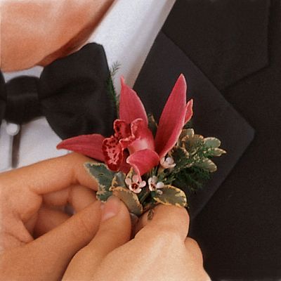 The FTD&reg; Vintage Bloom Boutonniere