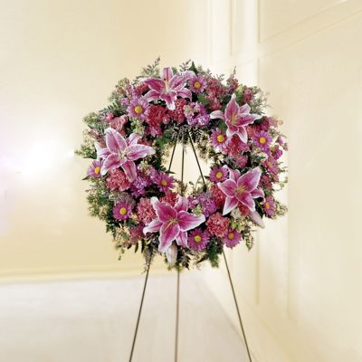 The FTD&reg; Loving Remembrance Wreath