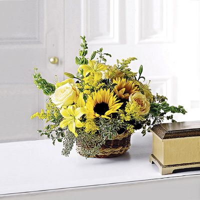 The FTD&reg; Flowing Garden Bouquet