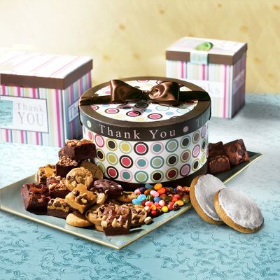 Mrs. Fields&reg; Round of Applause Box