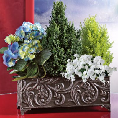Holiday Garden Centerpiece
