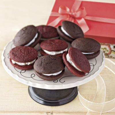 <span style=color:#bb0011>NEW</span> Valentine Whoopie Pies