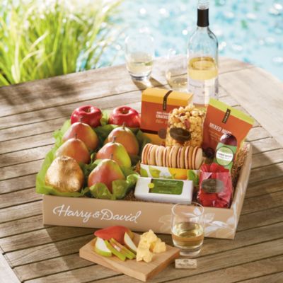 NEW Bear Creek&#174; Gift Box with Wine