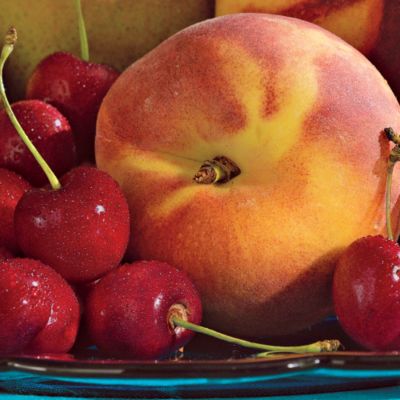 Bing Cherries &amp; Oregold&amp;#174; Peaches