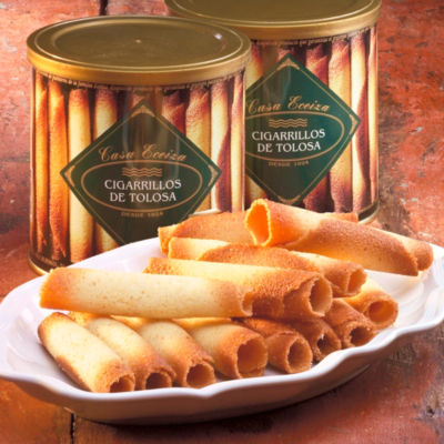 Cigarrillos: Wafer-thin Cookie Rolls by Casa Eceiza
