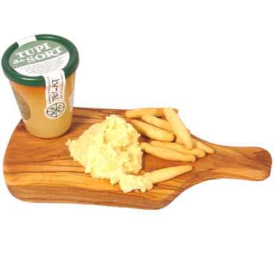 Tupi de Sort Soft Cheese with Aguardiente Liqueur