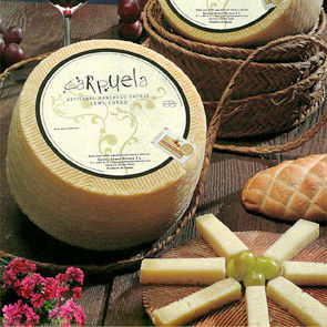 Semi Cured Young Manchego by Carpuela