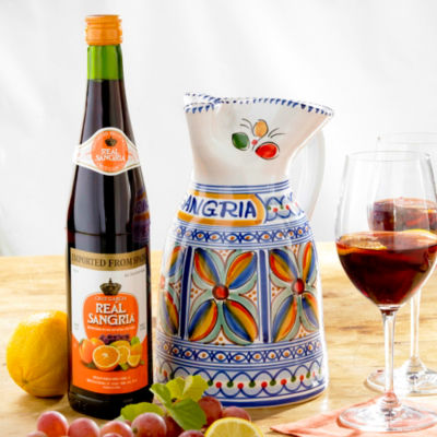 Sangr&iacute;a Wine and Ceramic Pitcher