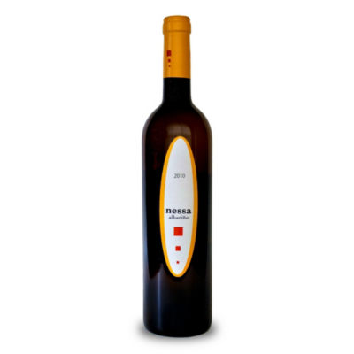 Nessa Albarino 2010 by Adegas Gran Vinum
