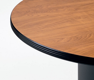 Black fluted T-mold edging.