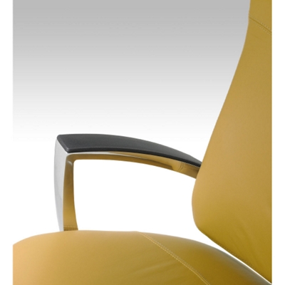 Soft, padded arm cap provides superb comfort.