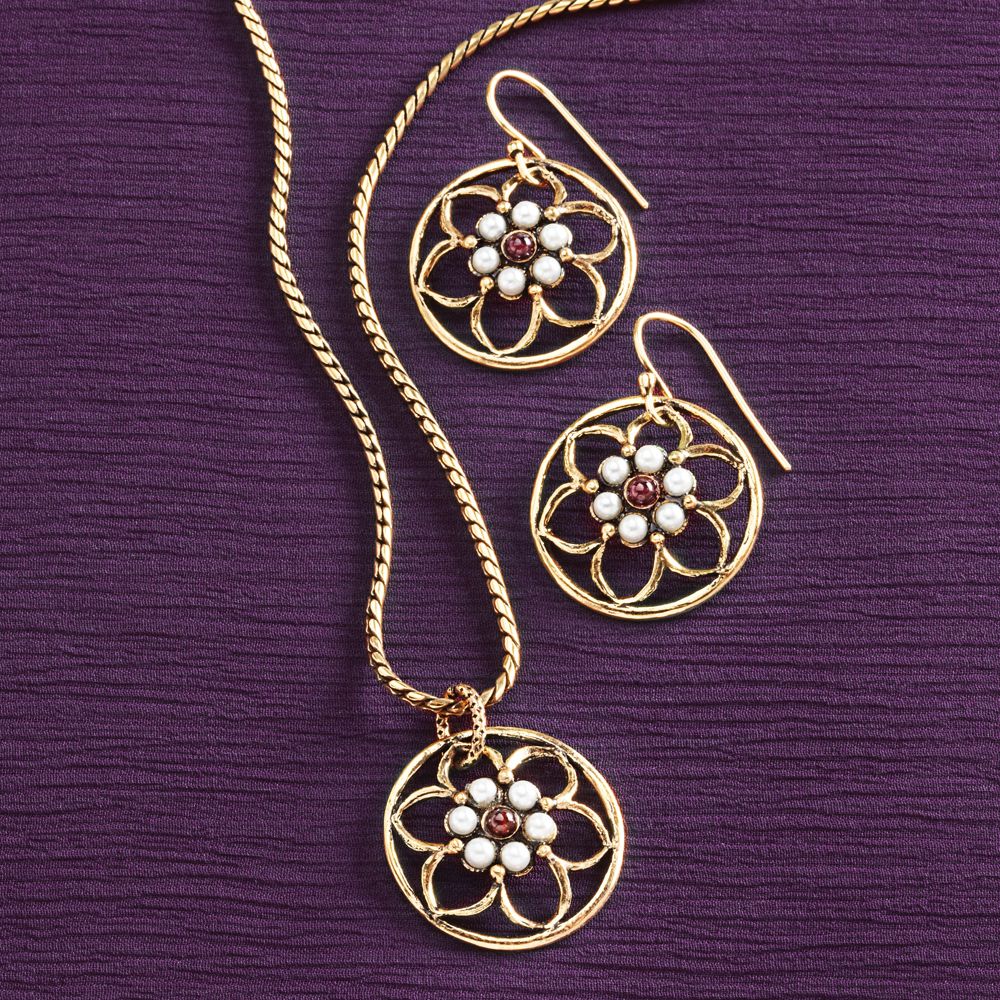 Fiore Pearl and Garnet Jewelry