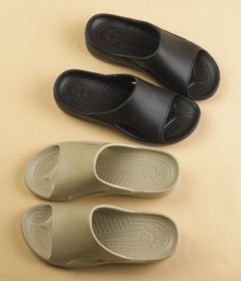 Dawgs Slide Sandals - A Pair