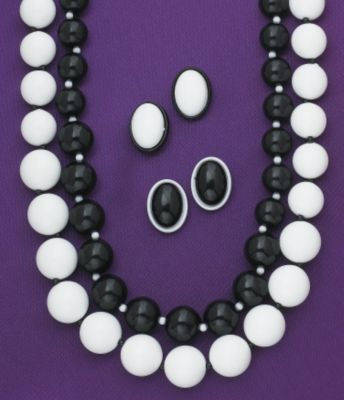 Black and White Accessory Set