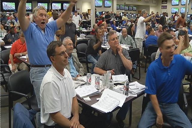 Albany OTB Fans Watch American Pharoah Take the Triple Crown - TWC News