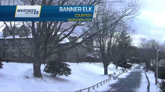 Snow Falls In The Nc Mountains Friday Morning