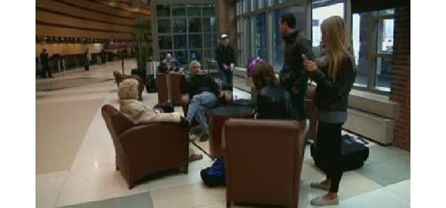 Travelers Diverted to Albany International Airport After LaGuardia Accident - TWC News