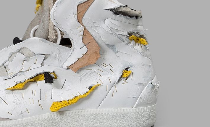 Maison margiela destroyed on sale sneaker