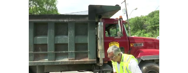 DEC Inspects Diesel Truck Emissions in Albany's South End - TWC News