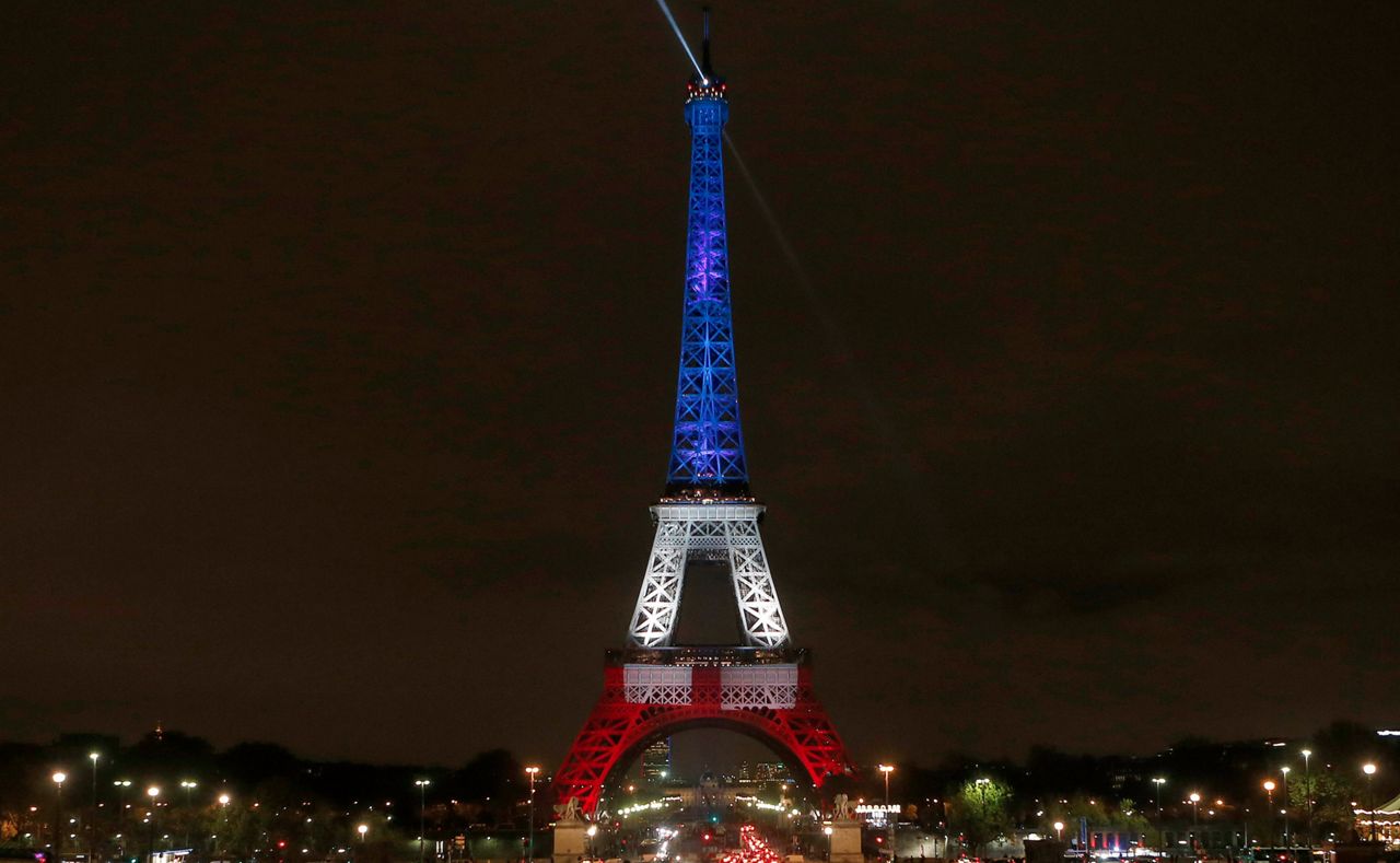 Paris 2024 Olympic bid slogan, Eiffel Tower venue renderings unveiled - NBC  Sports