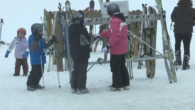 Five busloads of SUNY Oswego students headed to Destiny USA for new suits 