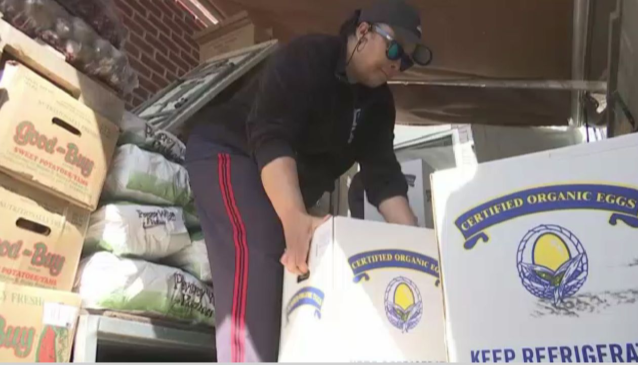 Queens People Of The Week Donate Time To Food Pantry