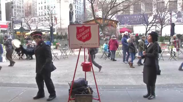 Ezekiel Elliott's Salvation Army Celebration Has NFL In Holiday Spirit