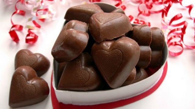 Valentine's Day: Grab Some of These Restaurant Freebies and Deals