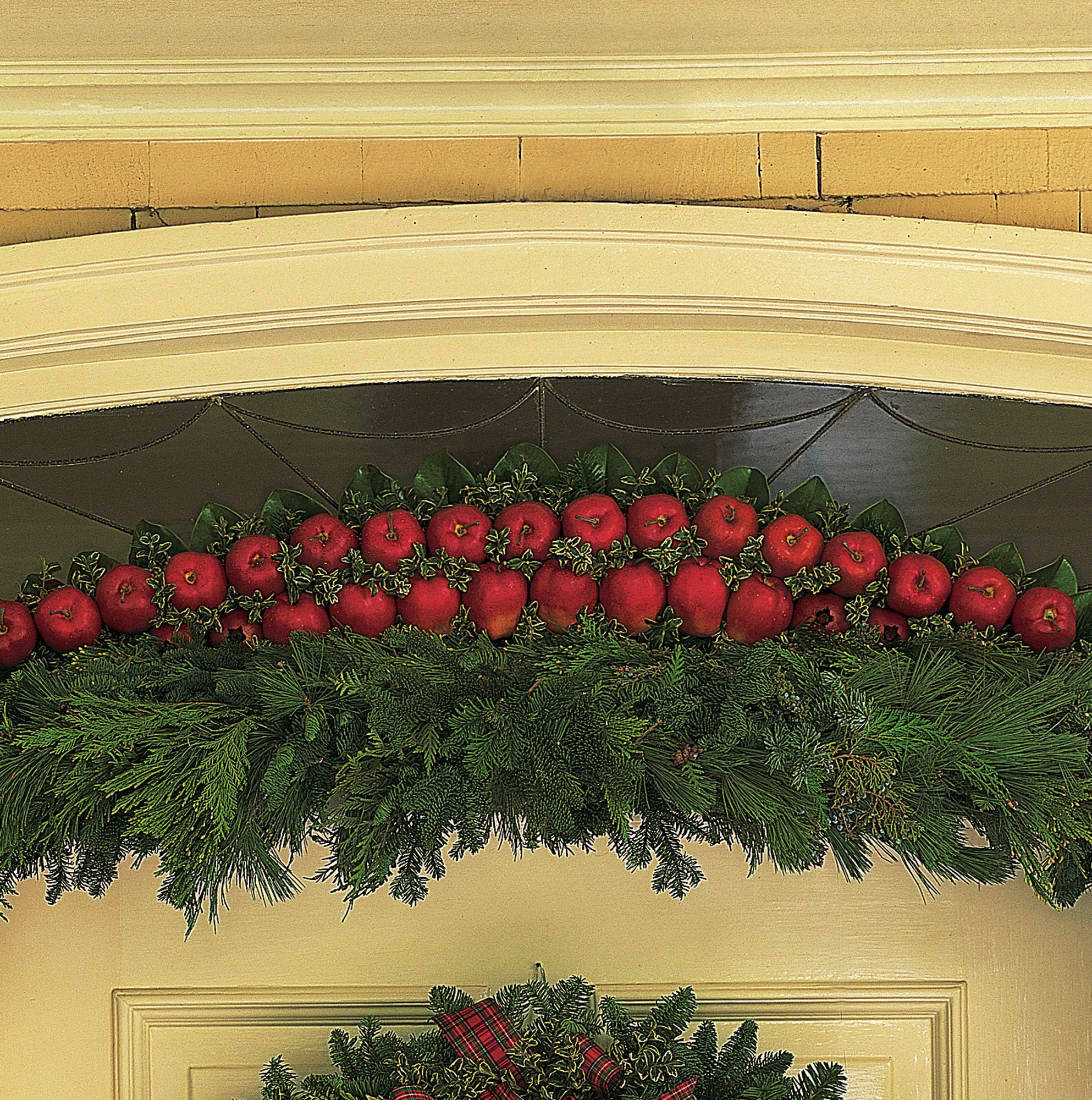 Door Garland with Apples in New Port Richey&nbsp;FL, Cottage Florist Of Trinity