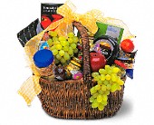 Grigg's Flowers, Carlsbad, New Mexico - Gourmet Picnic Basket, picture