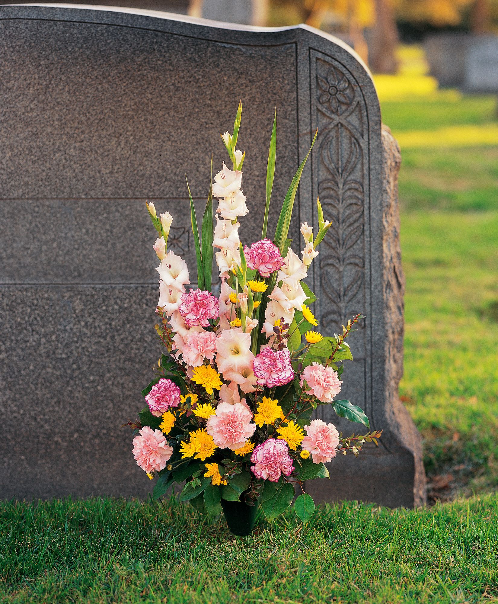 Graveside Remembrances in West Hills&nbsp;CA, Flowers On the Hills