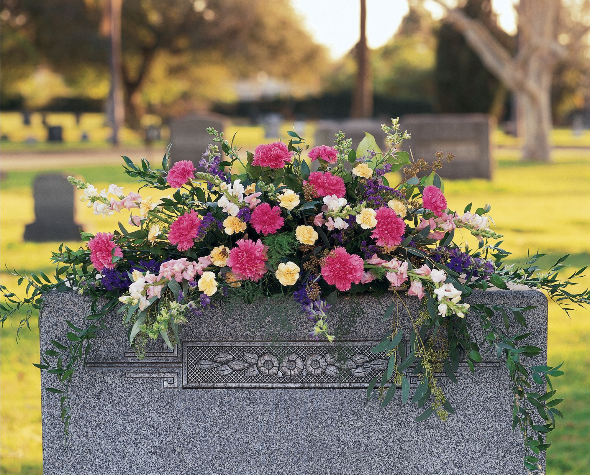Monument Memorial Flowers in West Hills&nbsp;CA, Flowers On the Hills