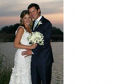 Bridal bouquet of Jenna Bush, pictured with husband Henry Hager