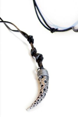 Rave Long Horn Necklace