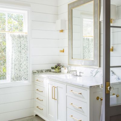 Designer: Robin Burnett Design,Photographer: Lacey Sombar