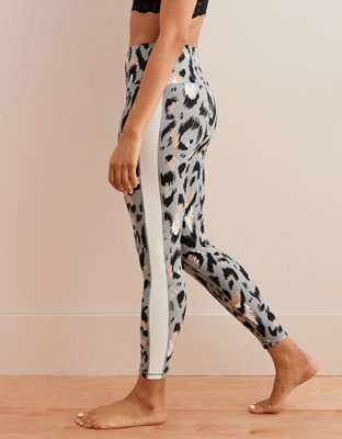 Aerie Leopard Leggings for women  Animal print leggings outfit, Outfits  with leggings, Patterned leggings outfits