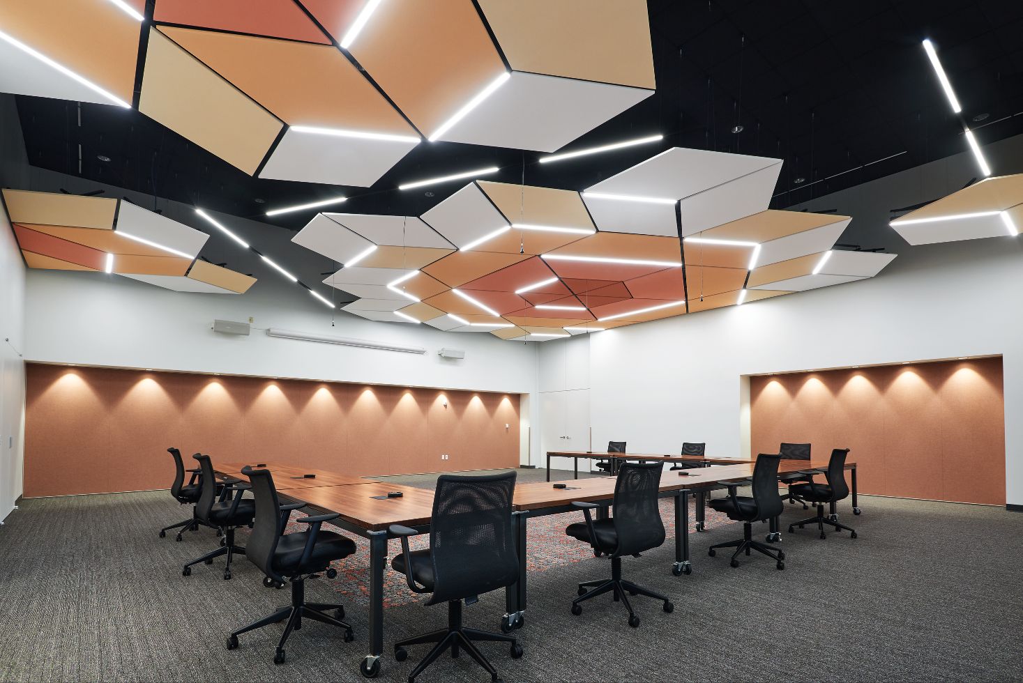 Armstrong World Industries, Inc. Dialog Room | Armstrong Ceiling ...