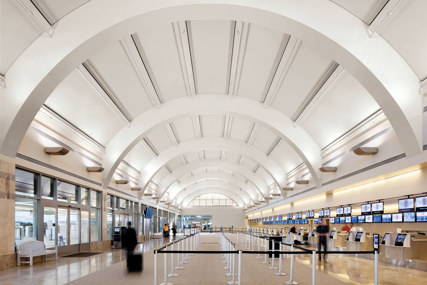 John Wayne Airport | Armstrong Ceiling Solutions – Commercial