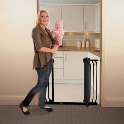 dreambaby chelsea extra wide