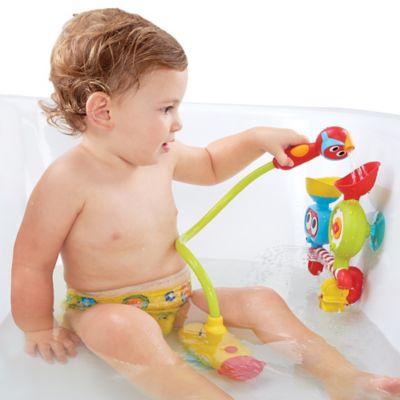 submarine spray station bath toy