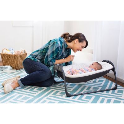 graco pack n play merrick