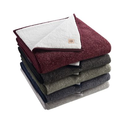 ugg classic sherpa pet blanket
