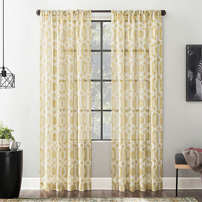 Scott Living Sloane Trellis Print Linen Blend Sheer 63-Inch Curtain Panel in Gold (Single)