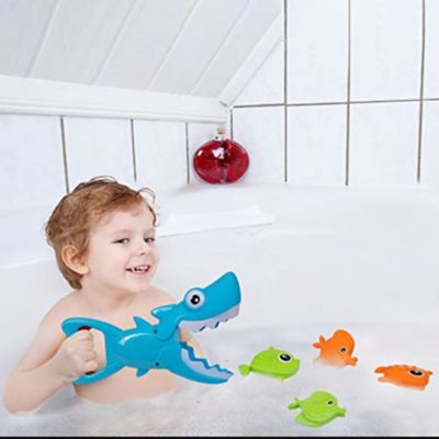 shark grabber bath toy