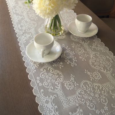 Downton Abbey  Grantham  Collection Lace Table Runner Bed 