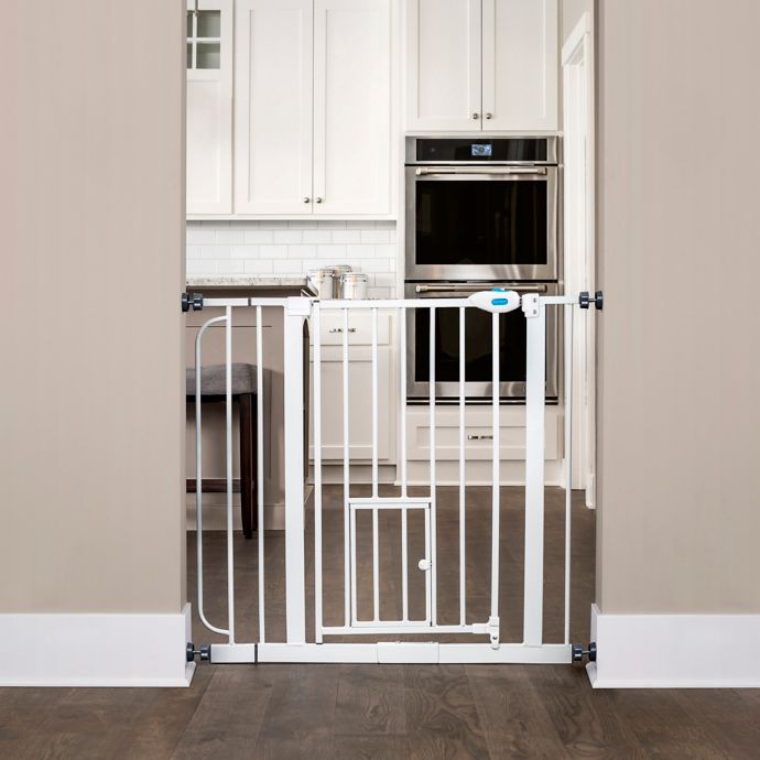 Carlson Extra-Wide Walk-Through Gate in White