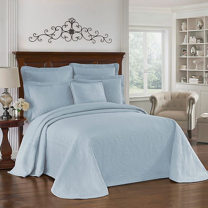 Historic Charleston Collection King Charles Matelasse Queen Bedspread in Blue