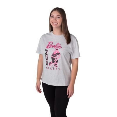 Barbie&trade; x CCM Gr&aring; t-skjorte voksen