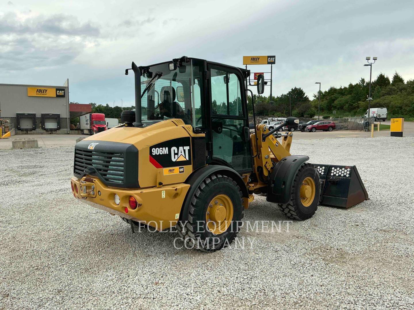 Cat 906M